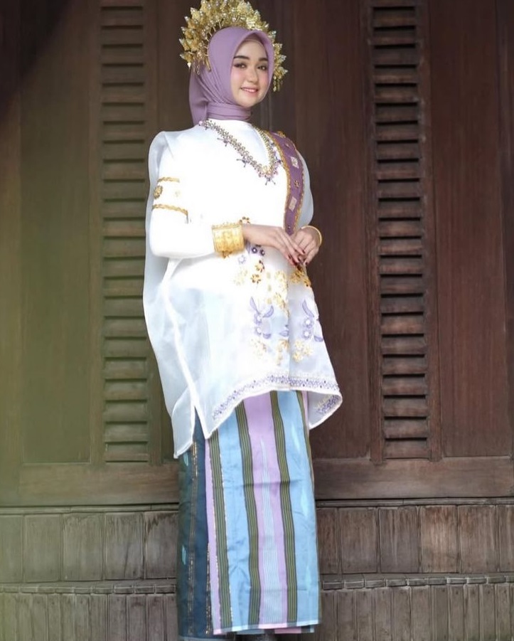 Baju Bodo Putih